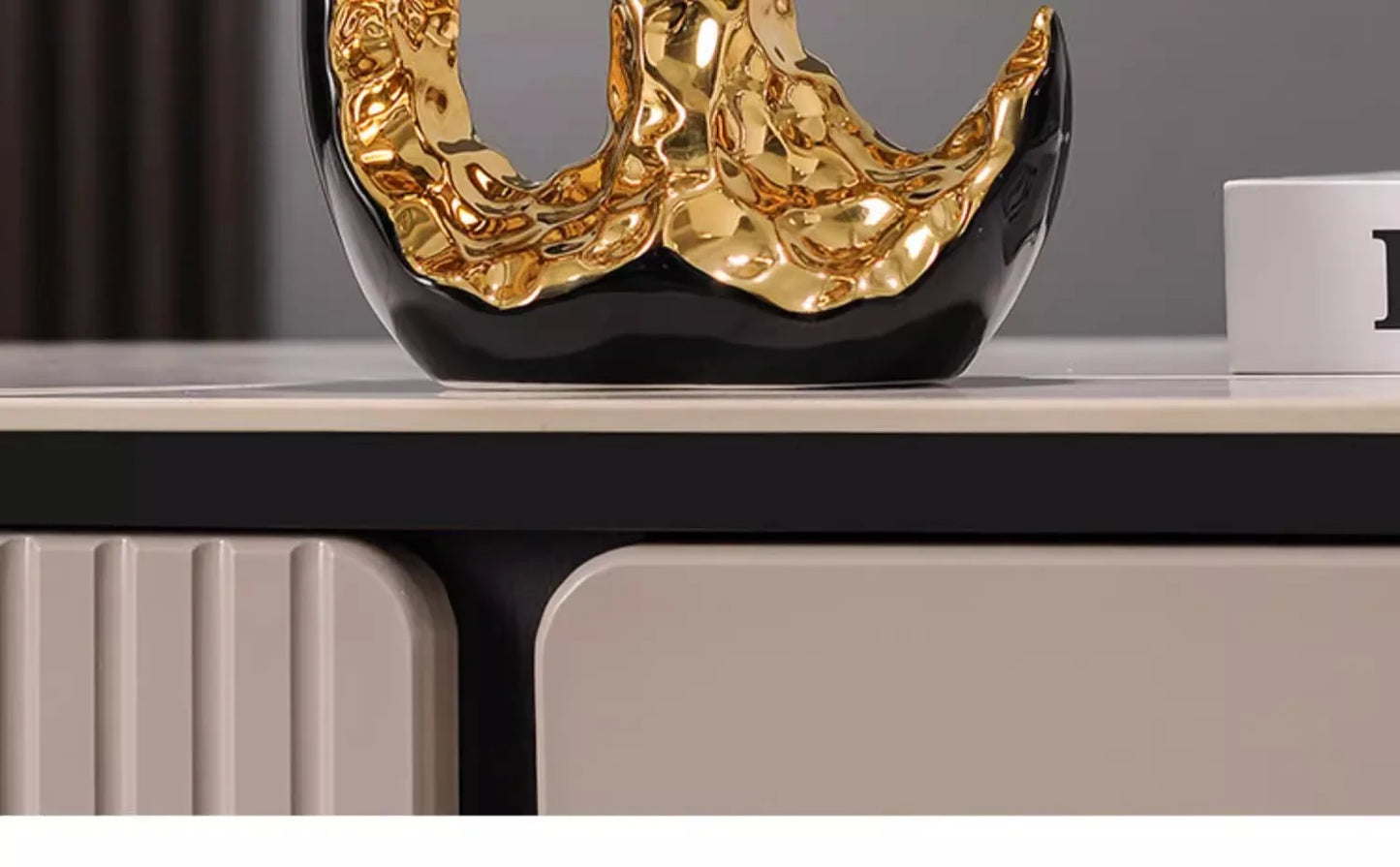 Gold-plated Apple Hollow Out Crafts Ceramic Sculpture Desk Decoration Ornaments Creative Apple Statue Room Aesthetic Decor